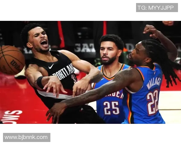 开扩者与雷霆的激烈对决谁能在赛场上笑到最后