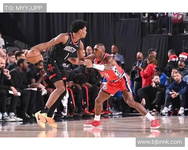 快船与火箭激战20号赛场谁能在西部争夺战中占得先机