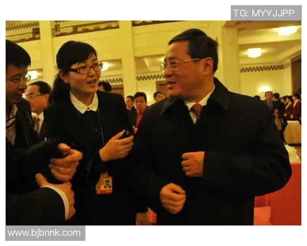 专访李强:探寻足球成功背后的秘密与策略 专访李强:探寻足球成功背后的秘密与策略