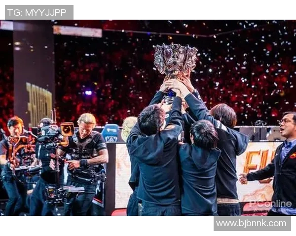 DOTA2实力排行榜更新FPX强势晋升至第四名引发热议