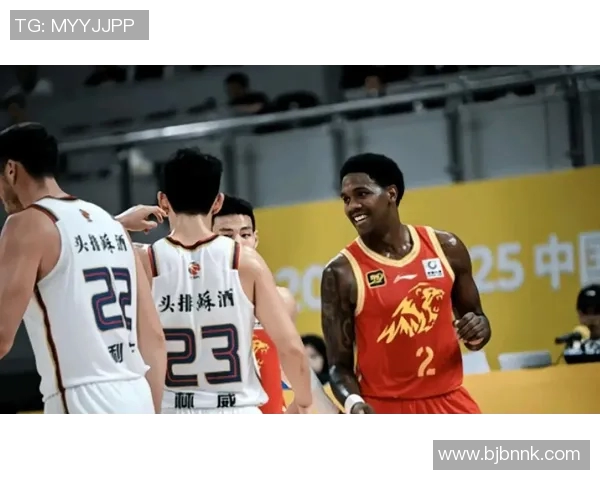 广东队与同曦队激战正酣谁能在CBA赛场上笑到最后 广东队与同曦队激战正酣谁能在CBA赛场上笑到最后