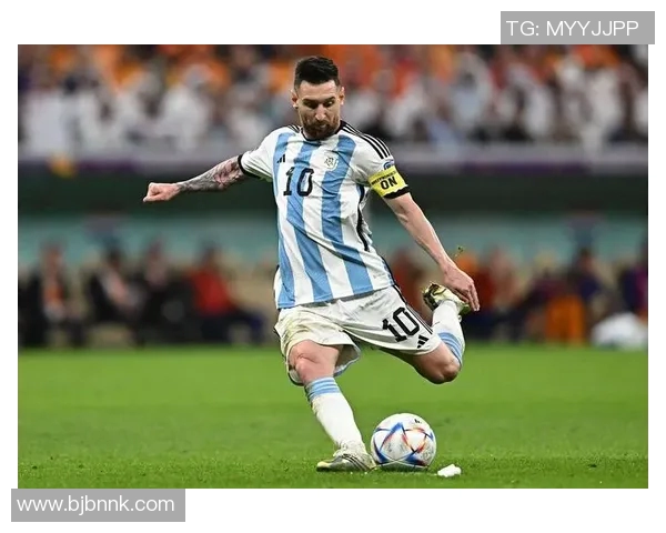 梅西传奇再续：从巴萨到巴黎的足球之路与未来展望