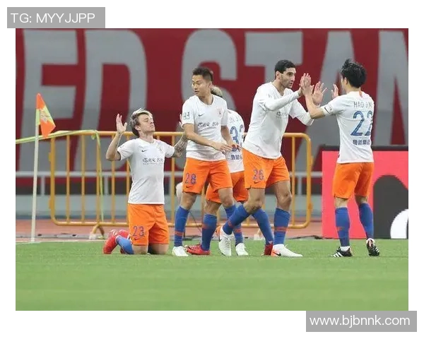 李伟独家解析足球技巧与战术心得分享助你提升球技与比赛表现